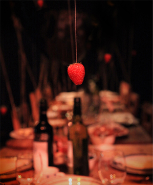 A Dinner With Gravity - La Boite Indie