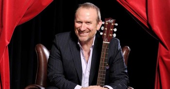 Colin Hay. Finding my Dance