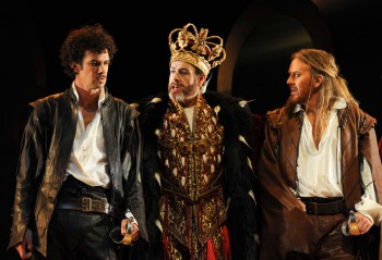 Toby Schmitz, Christopher Stollery and Tim Minchin in Sydney Theatre Company’s Rosencrantz and Guildenstern are Dead. Image by Heidrun Lohr