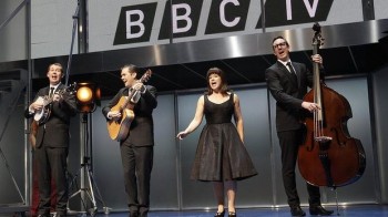 Phillip Lowe, Mike McLeish, Glaston Toft, and Pippa Grandison as The Seekers