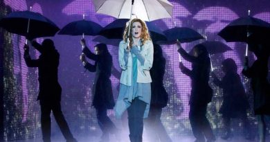 Molly Jensen (Cassie Levy) in Ghost the Musical, photo credit Sean Ebsworth Barnes