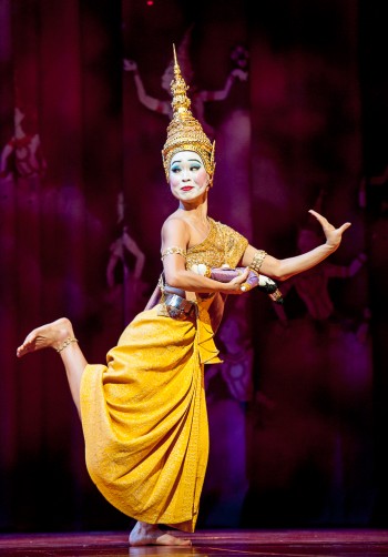 Yongying Woo as Eliza in Opera Australia's The King and I , Brisbane. Image by Oliver Toth 