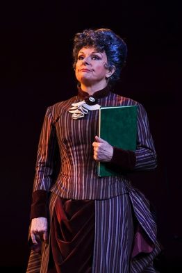 Showboat. Image by Belinda Strodder