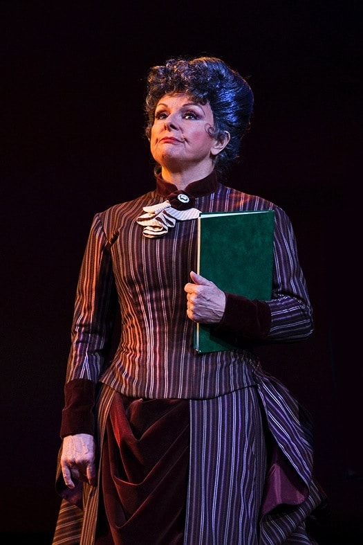 Showboat. Image by Belinda Strodder