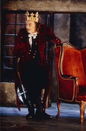 2002-BellShakespeare-Richard3-JohnBell-RichardIII