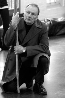 2006-BellShakespeare-TheTempest-JohnBell-Prospero-Rehearsal-part 2_45