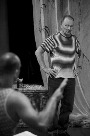 2008-BellShakespeare-AsYouLikeIt-JohnBell-director-rehearsals-3-21