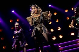 SIX the musical 7
